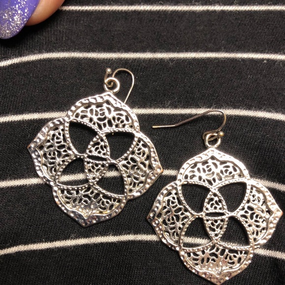 Kendra Scott Dawn Drop Earrings - Picture 1 of 3